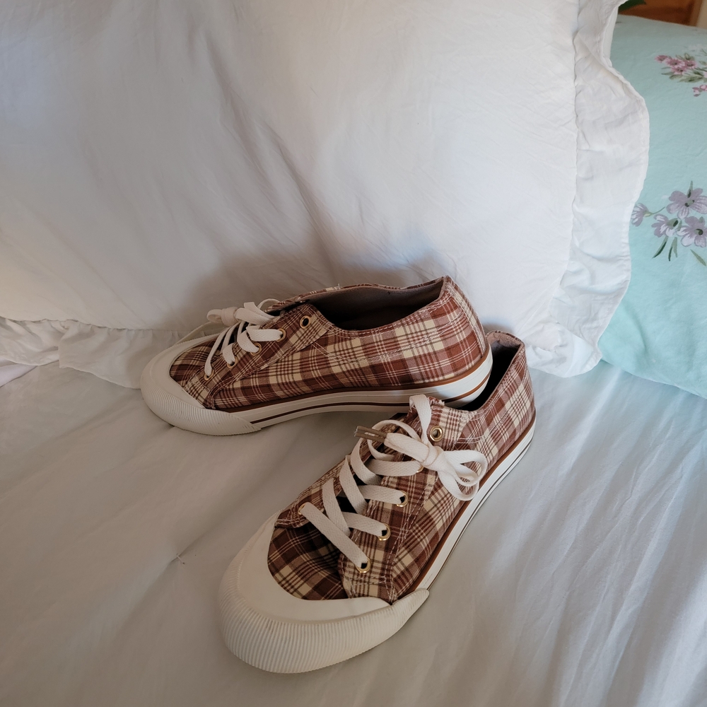 Arizona Jeans Plaid Canvas Sneakers - Picture 2 of 9